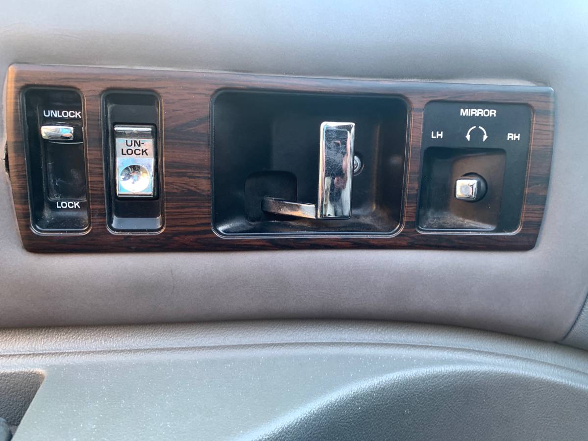 Chevrolet-caprice-9c1-1991-12