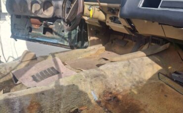 Chevrolet-caprice-classic-1975-green-17