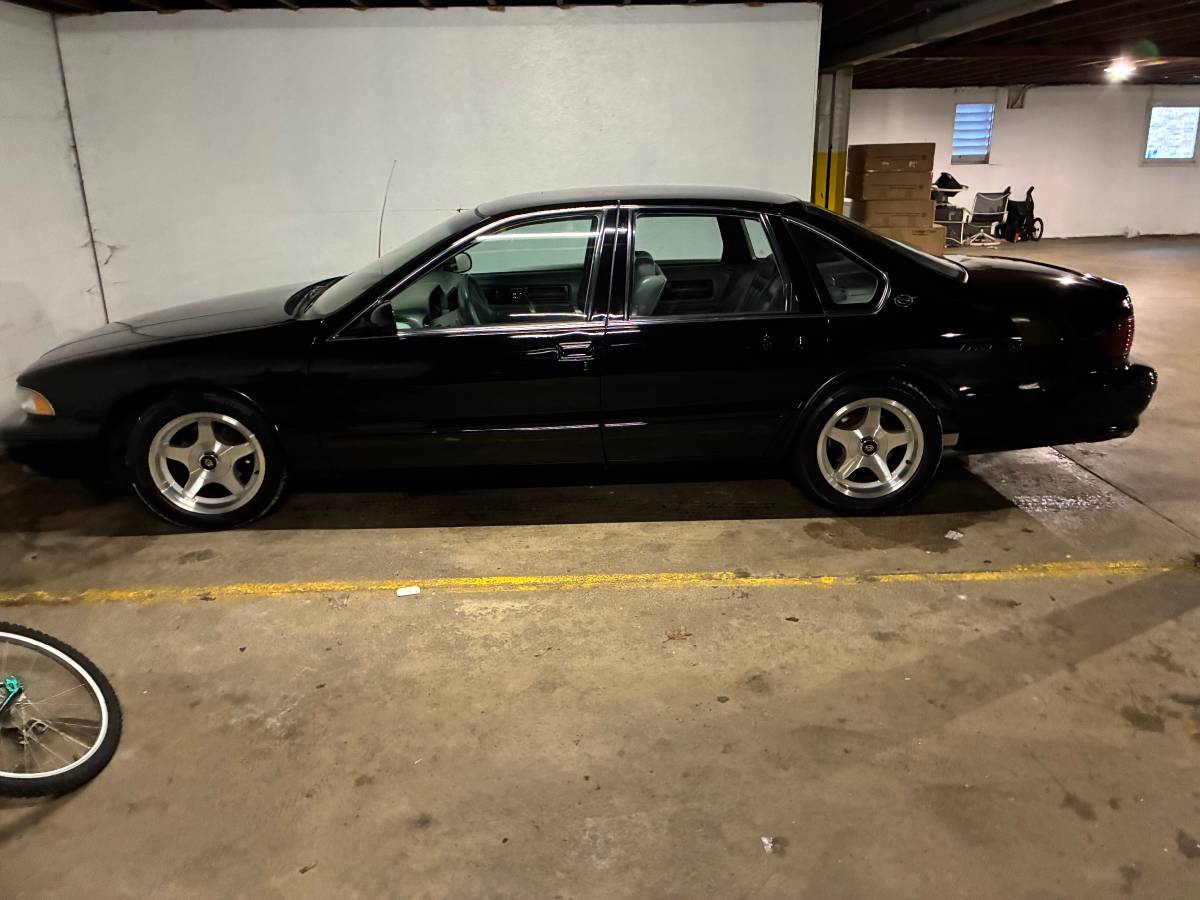 Chevrolet-caprice-classic-amp-classic-wagon-1996-black-5