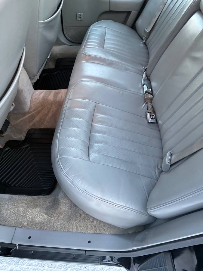 Chevrolet-caprice-classic-amp-classic-wagon-1996-black-6