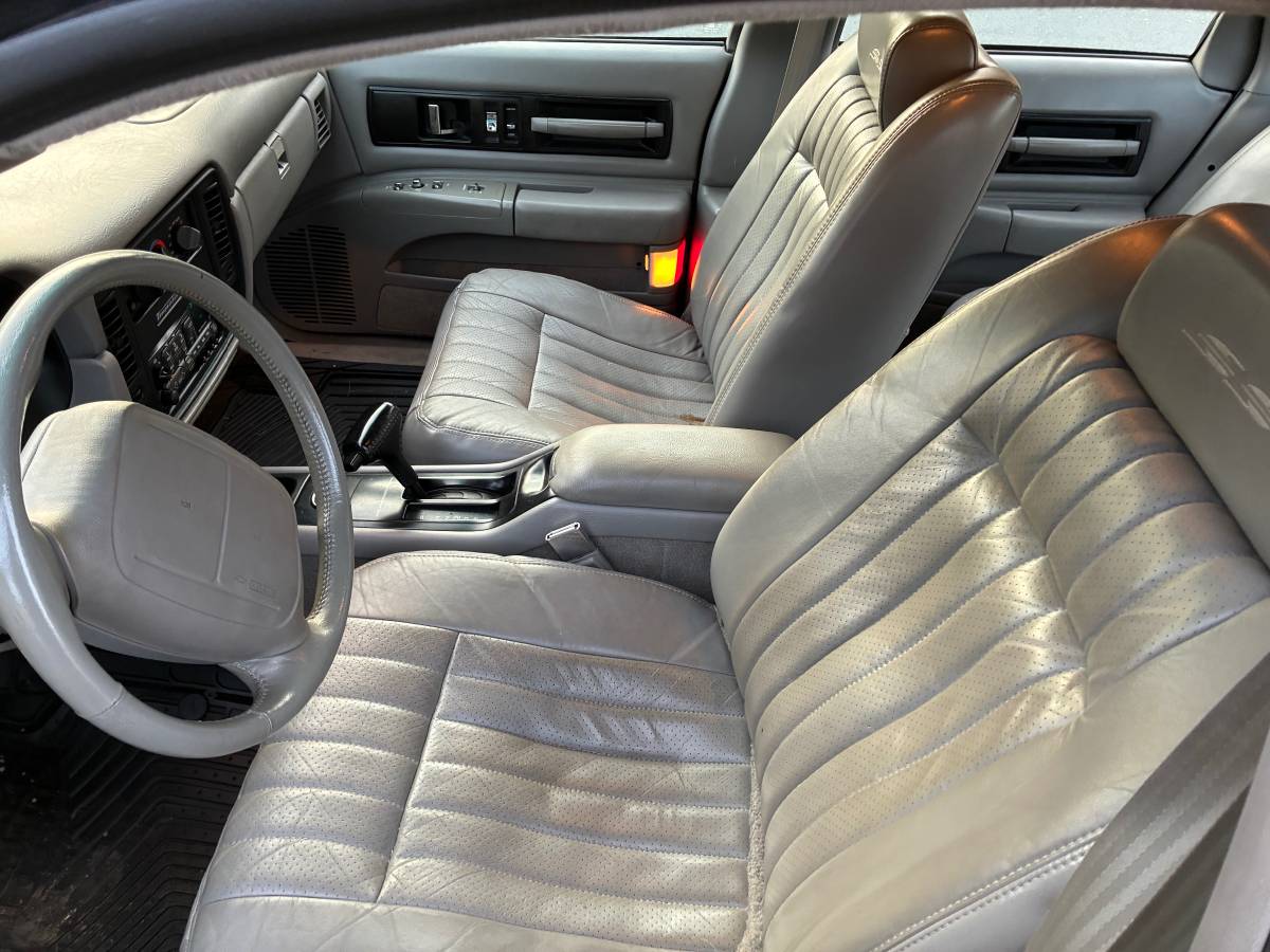 Chevrolet-caprice-classic-amp-classic-wagon-1996-black-8