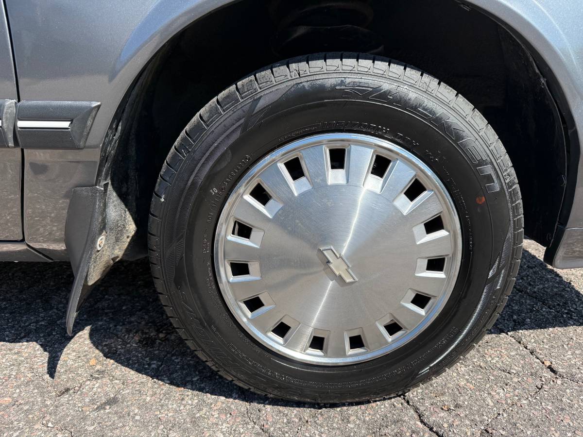 Chevrolet-celebrity-1986-10