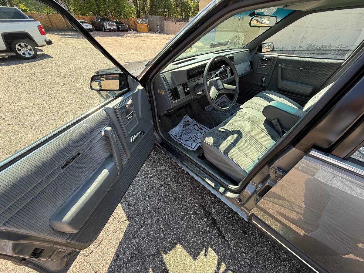 Chevrolet-celebrity-1986-12