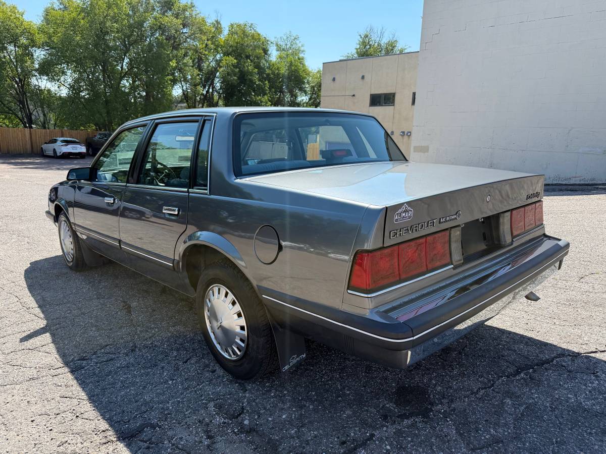 Chevrolet-celebrity-1986-6