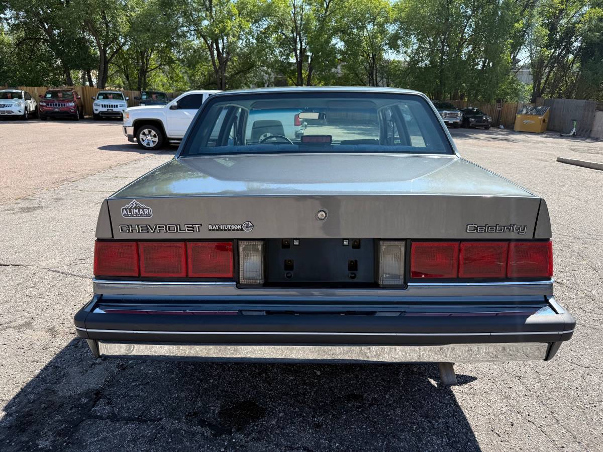 Chevrolet-celebrity-1986-7