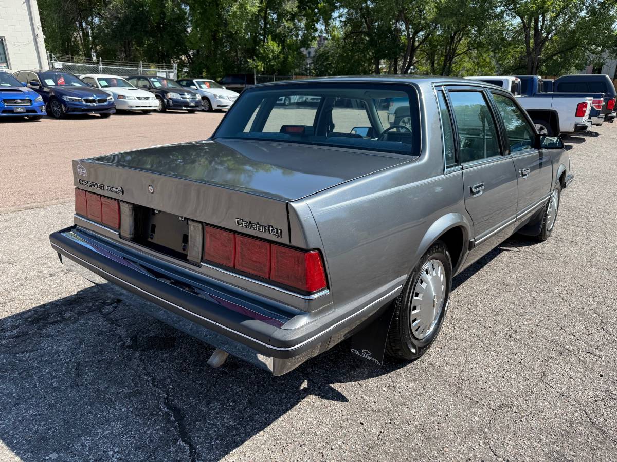 Chevrolet-celebrity-1986-8