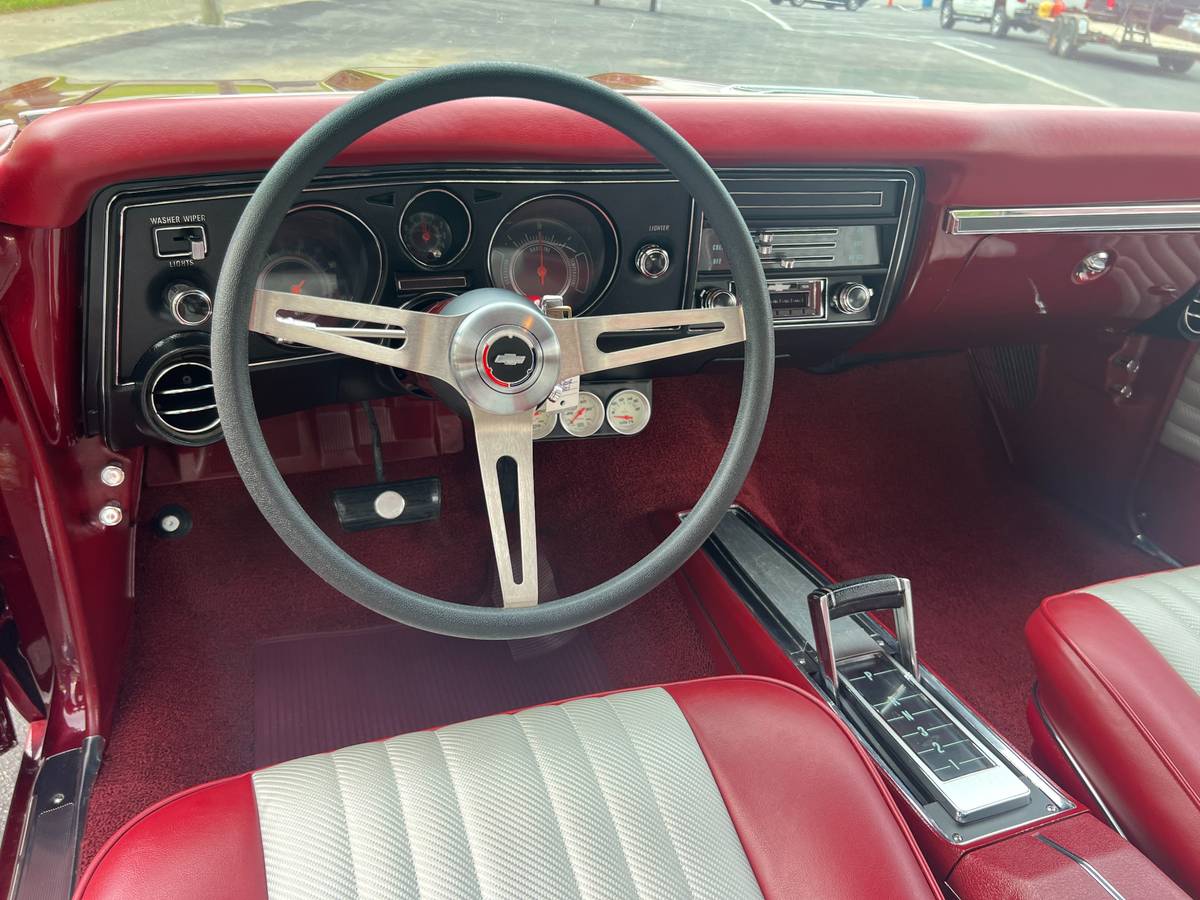 Chevrolet-chevelle-1969-custom-9