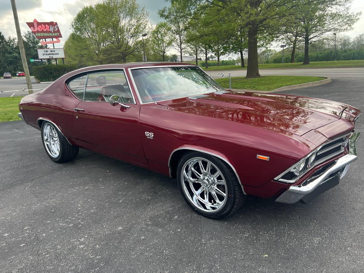 Chevrolet-chevelle-1969-custom-90