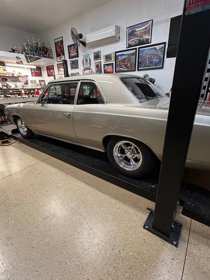 Chevrolet-chevelle-300-1967-custom-2