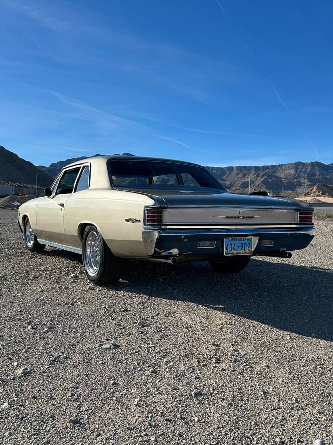 Chevrolet-chevelle-300-1967-custom-4