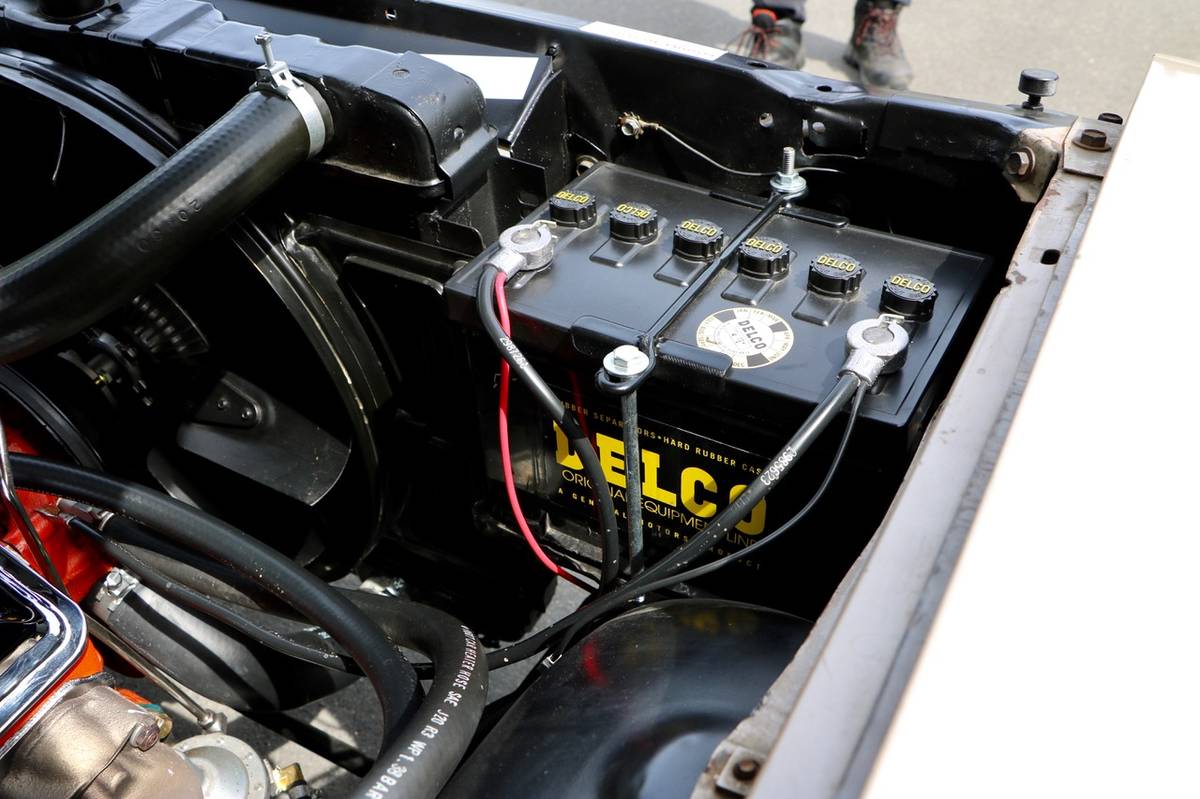 Chevrolet-chevelle-malibu-1964-custom-15