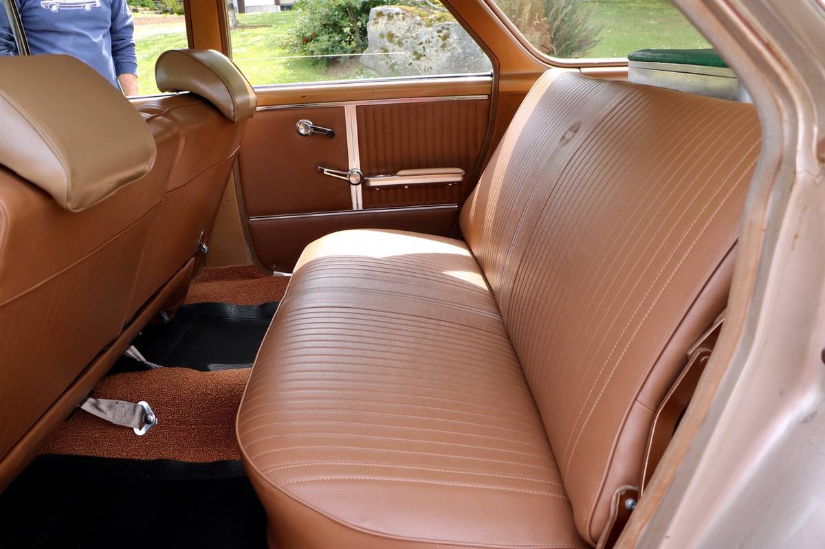 Chevrolet-chevelle-malibu-1964-custom-4