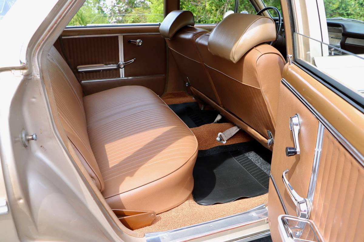 Chevrolet-chevelle-malibu-1964-custom-9