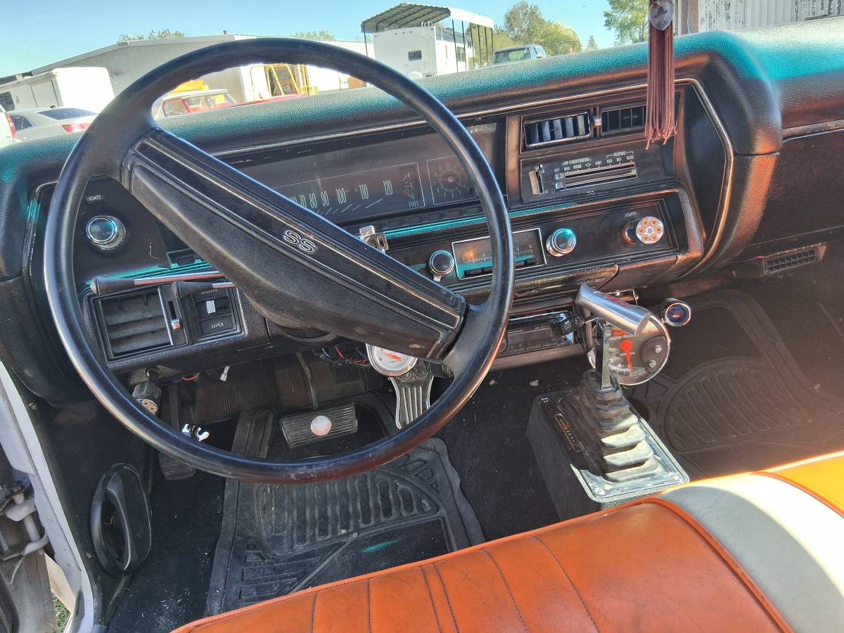 Chevrolet-chevelle-malibu-1972-11