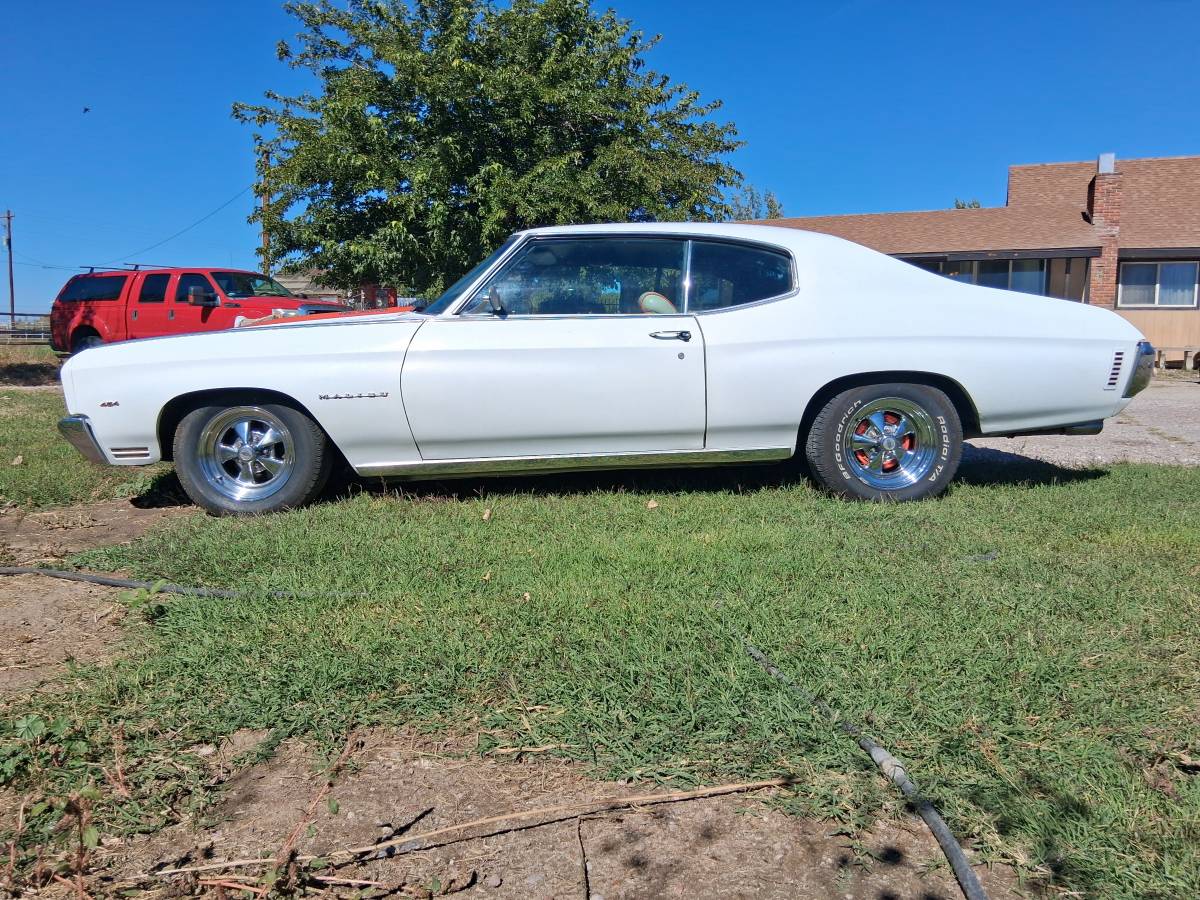 Chevrolet-chevelle-malibu-1972-21