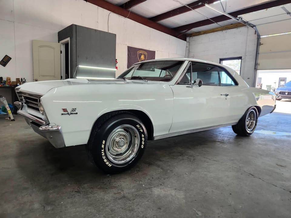 Chevrolet-chevelle-ss-1967-white-24