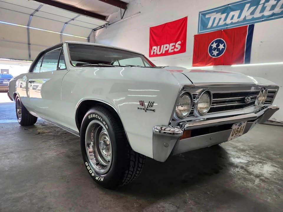 Chevrolet-chevelle-ss-1967-white-3