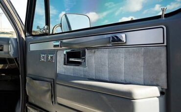 Chevrolet-chevy-blazer-1984-custom-2