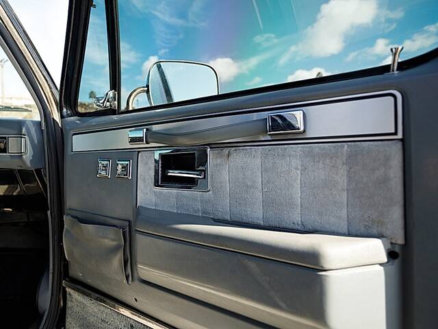 Chevrolet-chevy-blazer-1984-custom-2