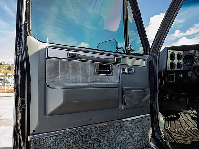 Chevrolet-chevy-blazer-1984-custom-21