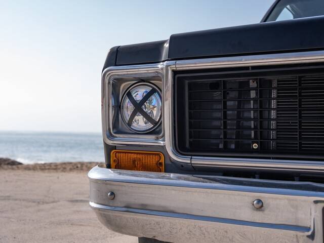 Chevrolet-chevy-c10-1974-custom-14