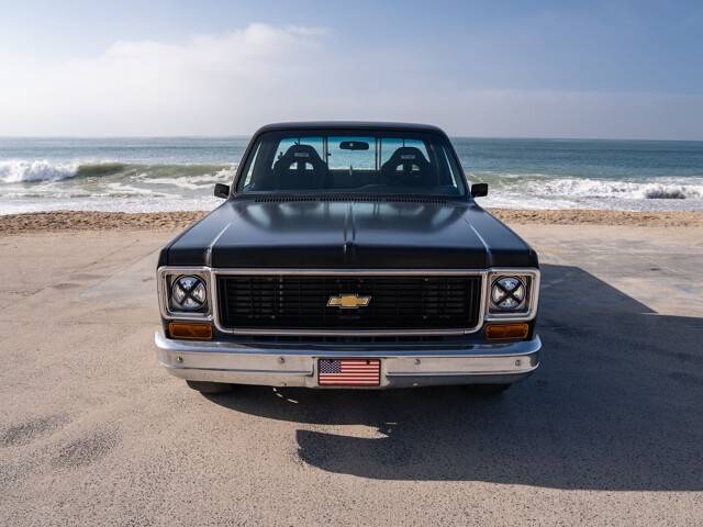 Chevrolet-chevy-c10-1974-custom-5
