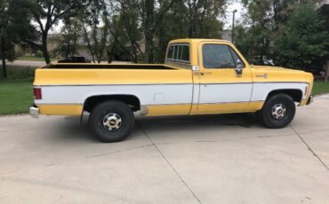 Chevrolet-cheyenne-1979-yellow-1