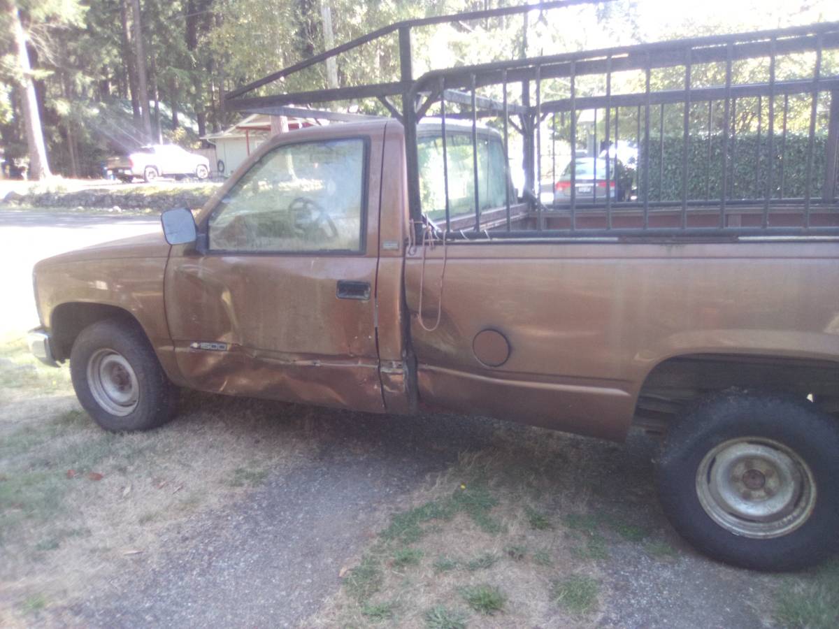 Chevrolet-cheyenne-1989-brown-1