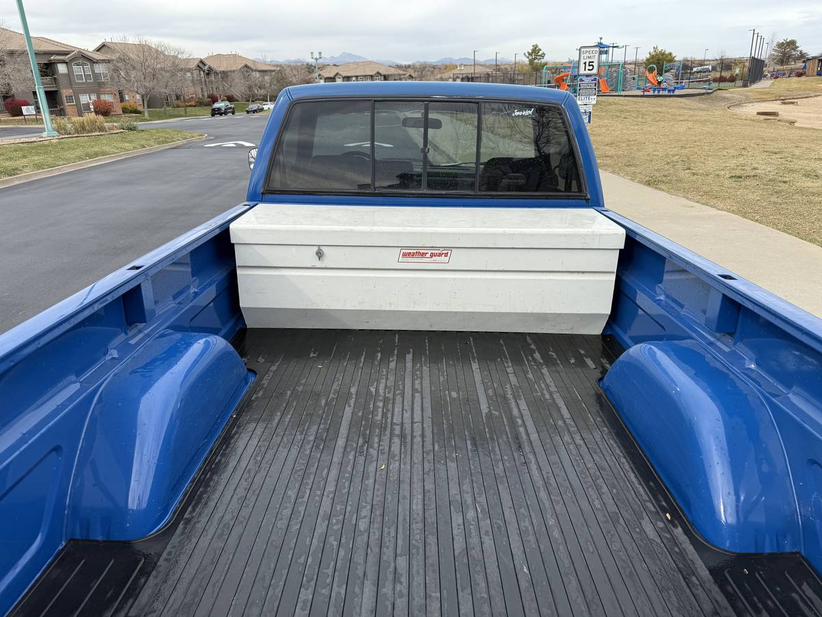 Chevrolet-cheyenne-1992-blue-3