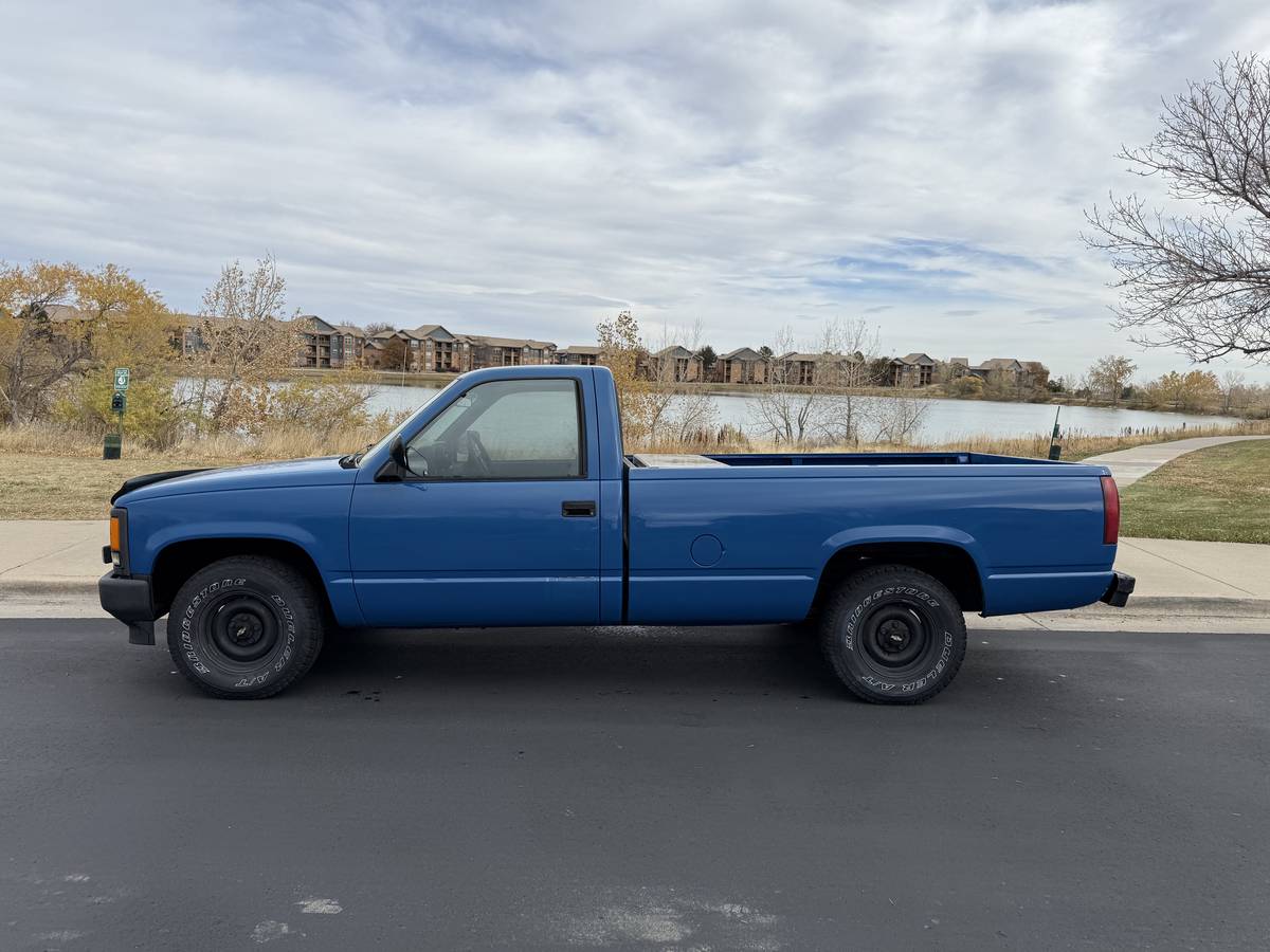 Chevrolet-cheyenne-1992-blue-7