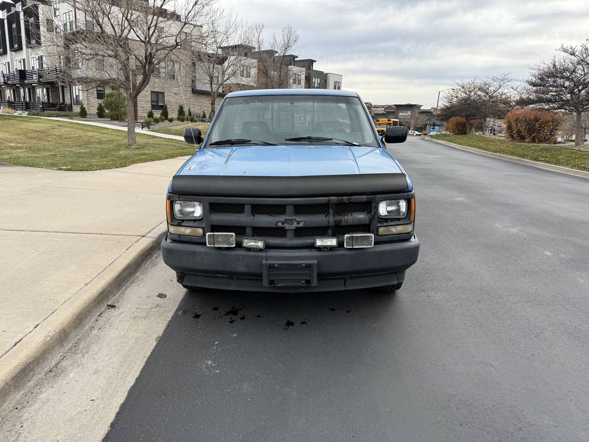 Chevrolet-cheyenne-1992-blue