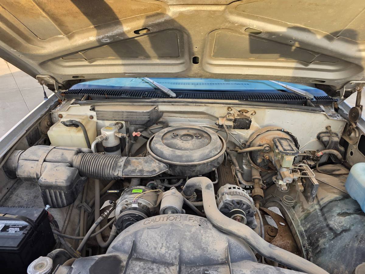 Chevrolet-cheyenne-1993-11