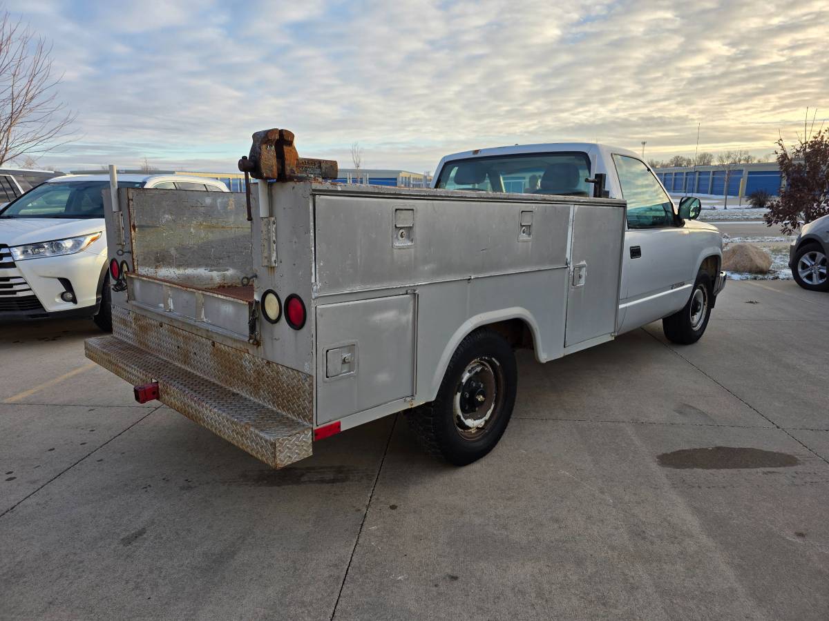 Chevrolet-cheyenne-1993-2