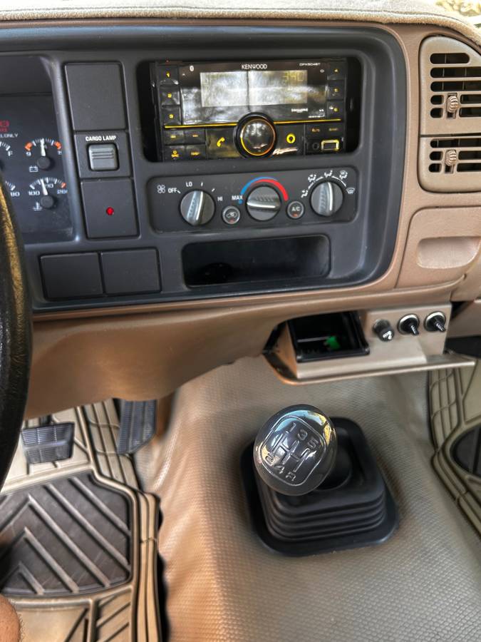 Chevrolet-cheyenne-1995-green-1