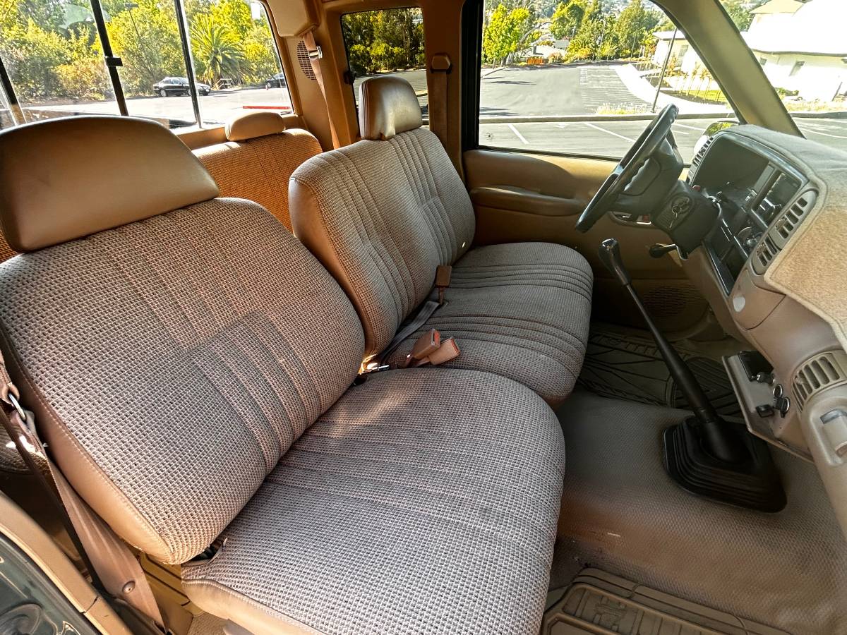 Chevrolet-cheyenne-1995-green-4