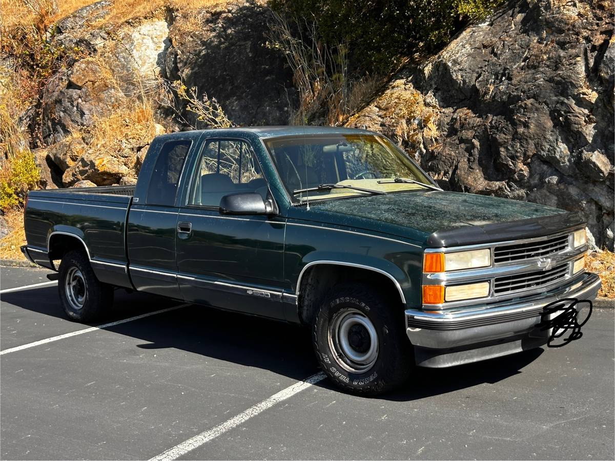 Chevrolet-cheyenne-1995-green