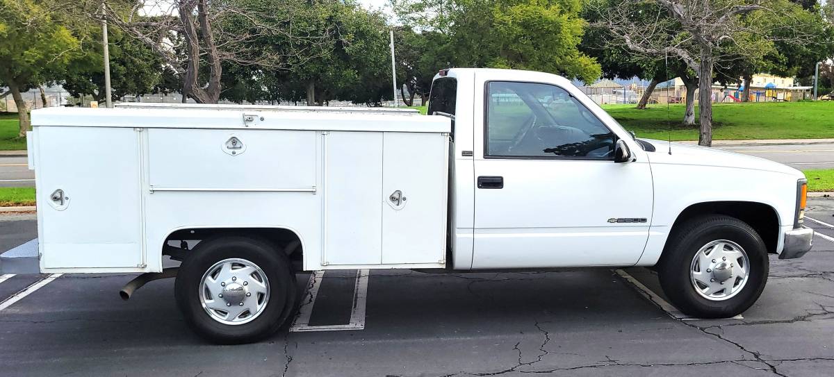 Chevrolet-cheyenne-2500hd-1996-white-1