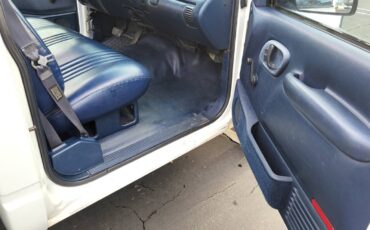 Chevrolet-cheyenne-2500hd-1996-white-13