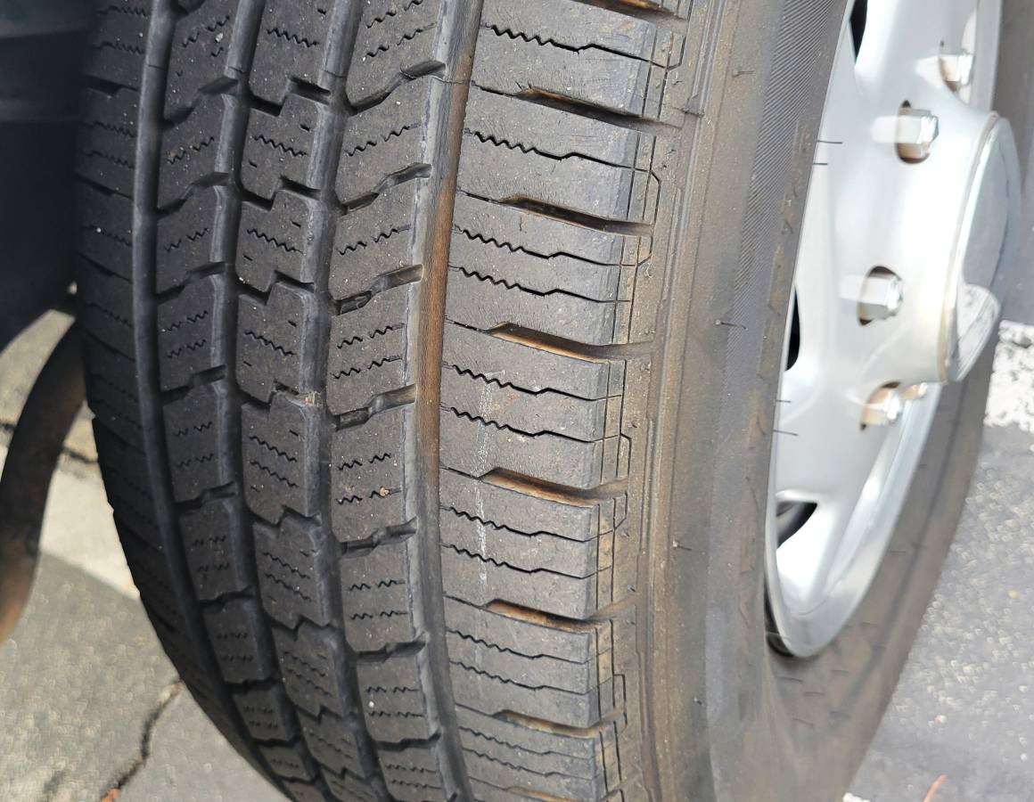 Chevrolet-cheyenne-2500hd-1996-white-16