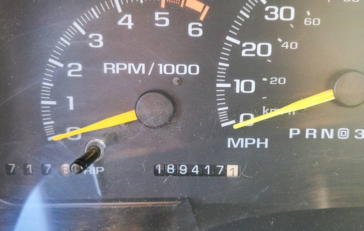 Chevrolet-cheyenne-2500hd-1996-white-17