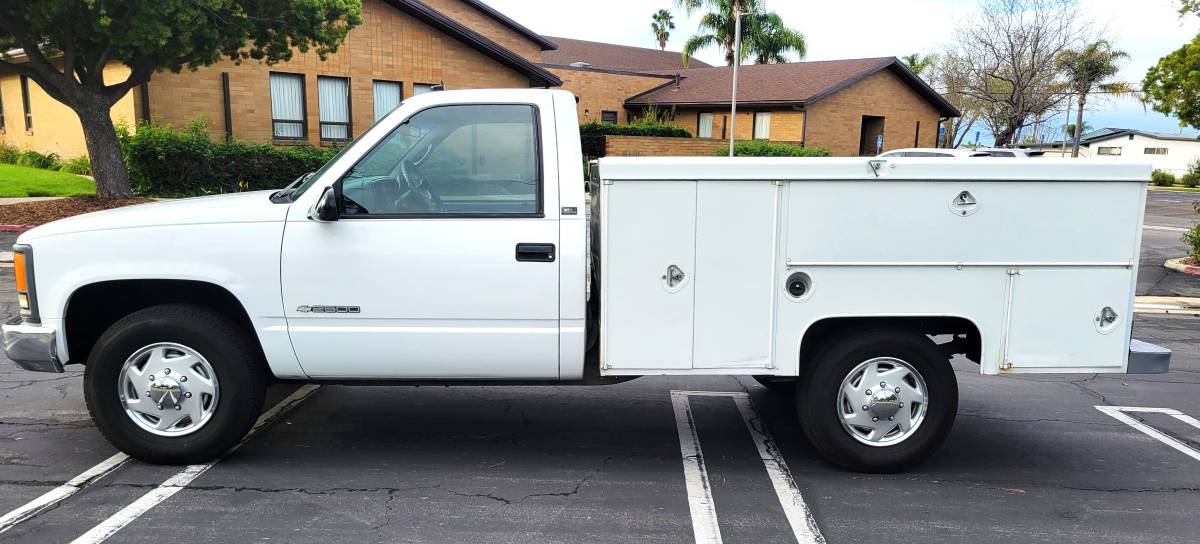 Chevrolet-cheyenne-2500hd-1996-white-3
