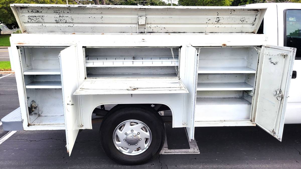 Chevrolet-cheyenne-2500hd-1996-white-8