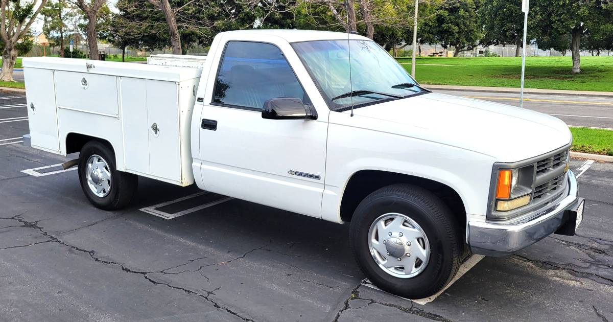 Chevrolet-cheyenne-2500hd-1996-white