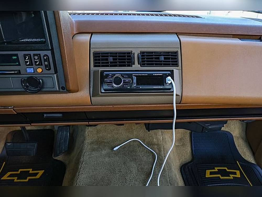 Chevrolet-ck-1500-1989-silver-14