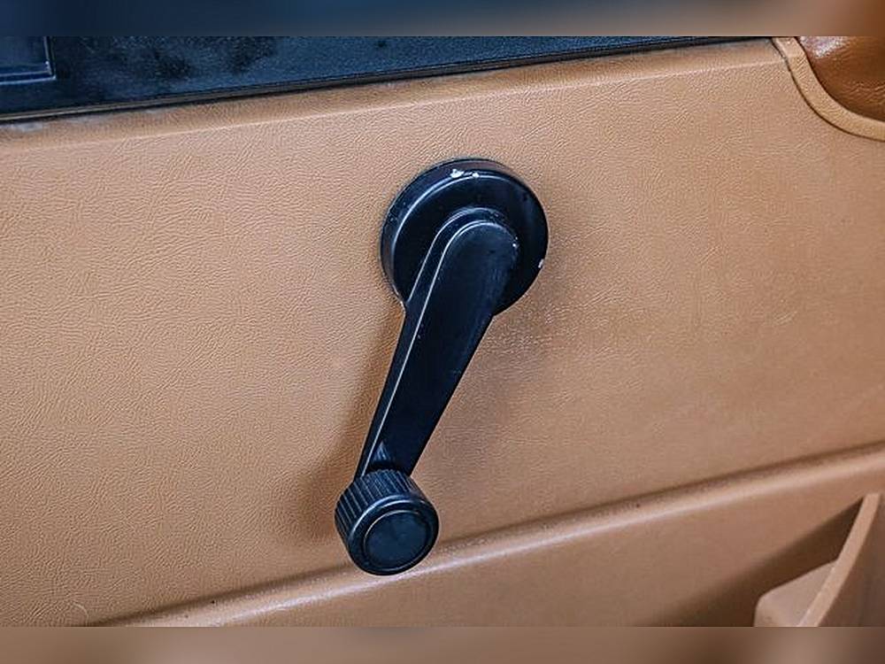 Chevrolet-ck-1500-1989-silver-16