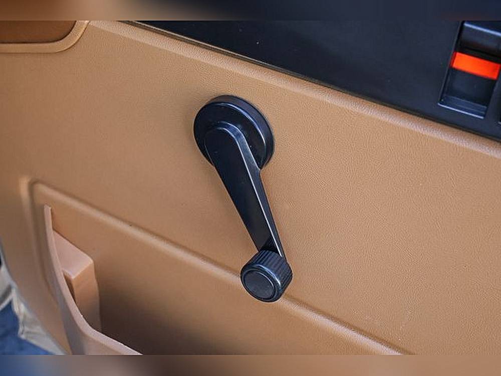 Chevrolet-ck-1500-1989-silver-17