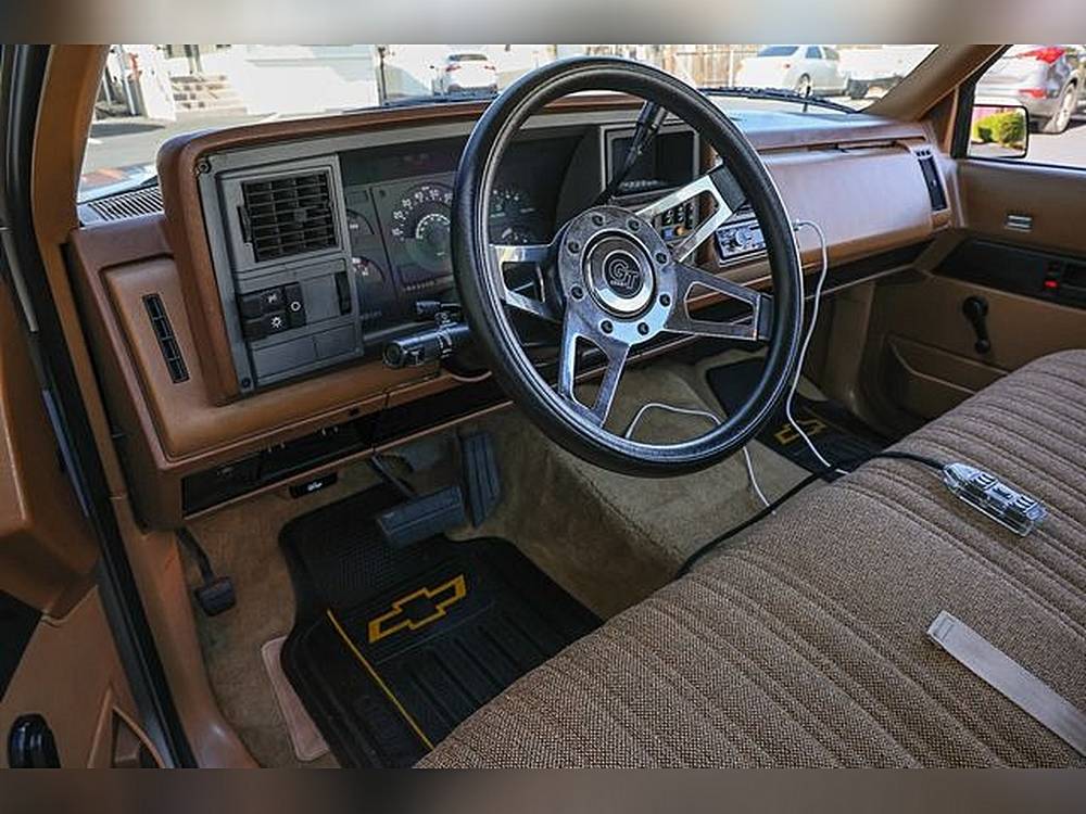 Chevrolet-ck-1500-1989-silver-20