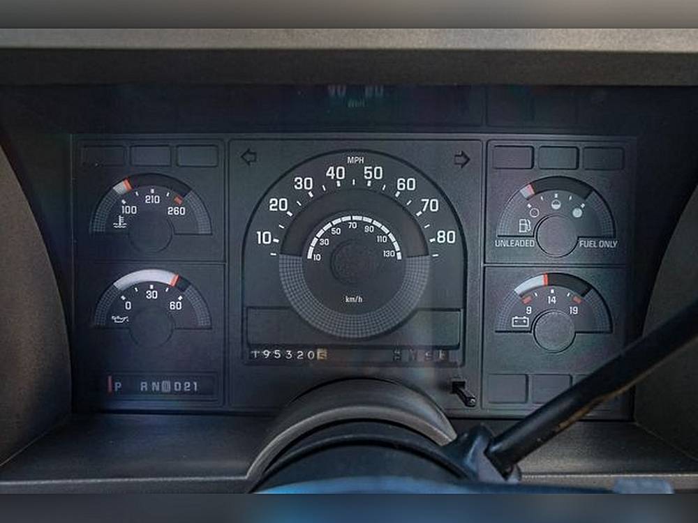 Chevrolet-ck-1500-1989-silver-5