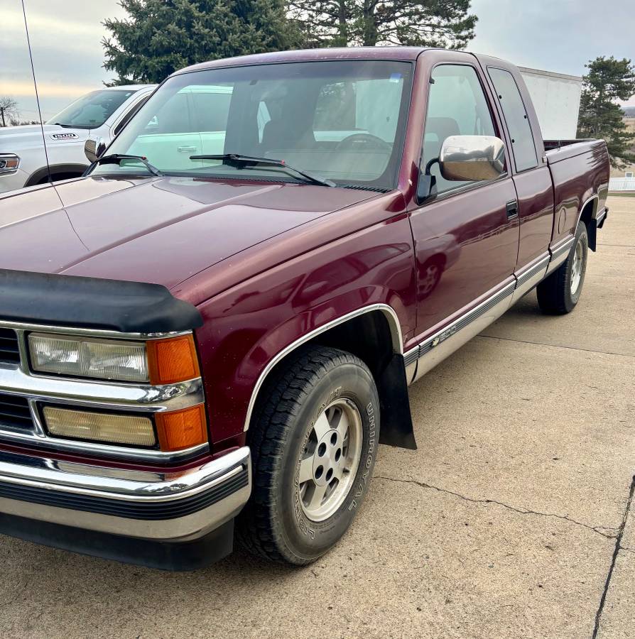 Chevrolet-ck-1500-1994-red-1