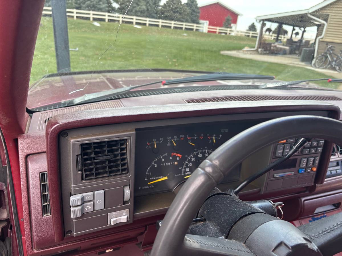 Chevrolet-ck-1500-1994-red-5